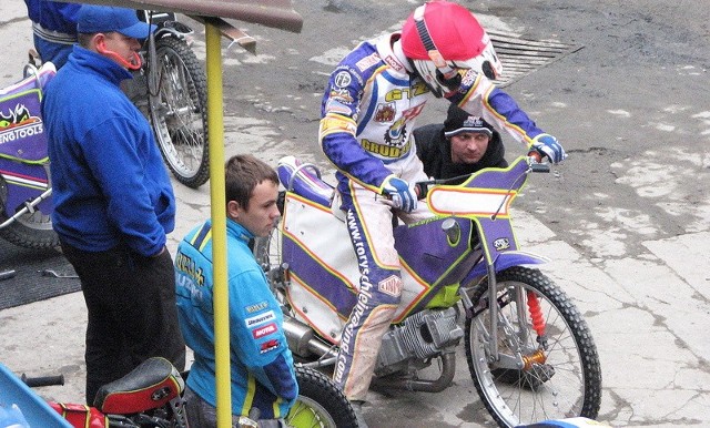 Wśród skradzionych motocykli żużlowych były m.in. widoczne na zdjęciu maszyny Australijczyka Rory Schleina