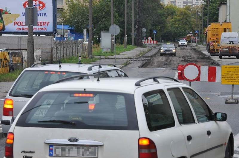 Natomiast autobusy będą ją omijać przez Bielicką i...