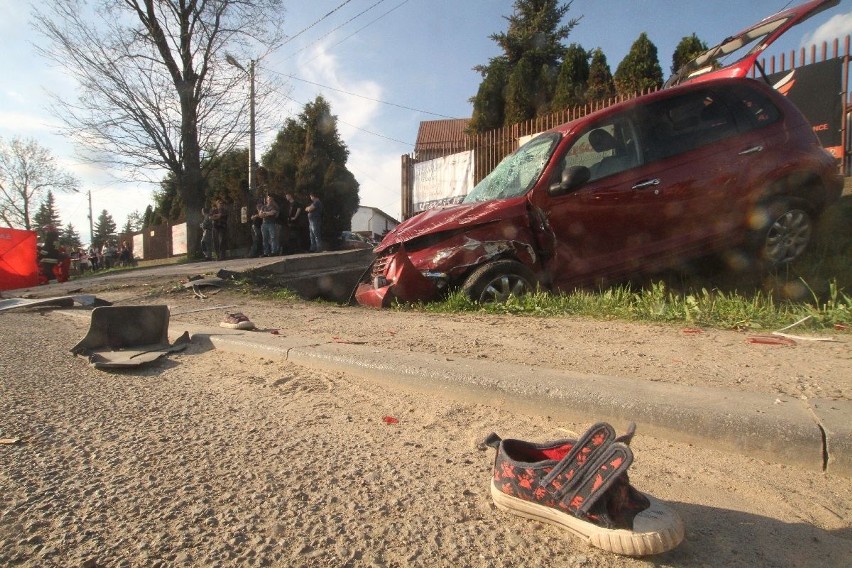 Wypadek w Górnie. Zderzenie aut i potrącenie dziecka 