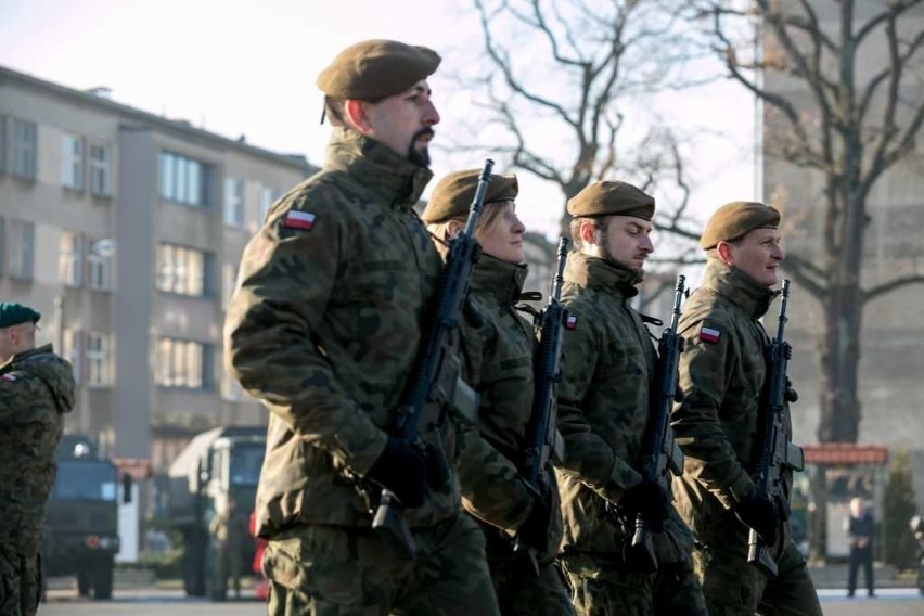 Kraków. Kolejni żołnierze Obrony Terytorialnej przysięgali wiernie służyć ojczyźnie [ZDJĘCIA]