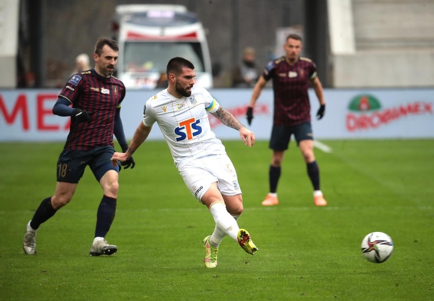 PKO Ekstraklasa. Lech Poznań w sześć minut znokautował Pogoń Szczecin i wrócił na fotel lidera. Dwa gole Ishaka, jeden Kownackiego 