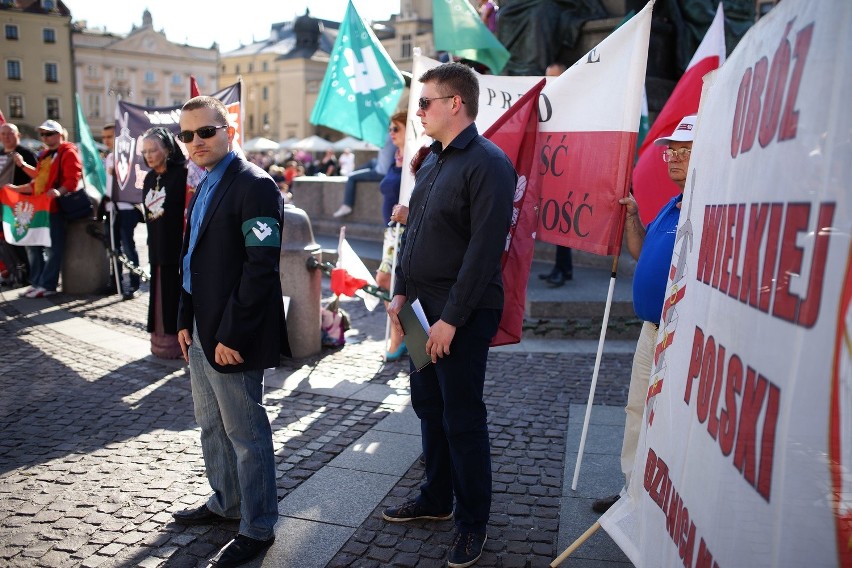 72. rocznica Zbrodni Wołyńskiej. Marsz Pamięci w Krakowie [ZDJĘCIA]