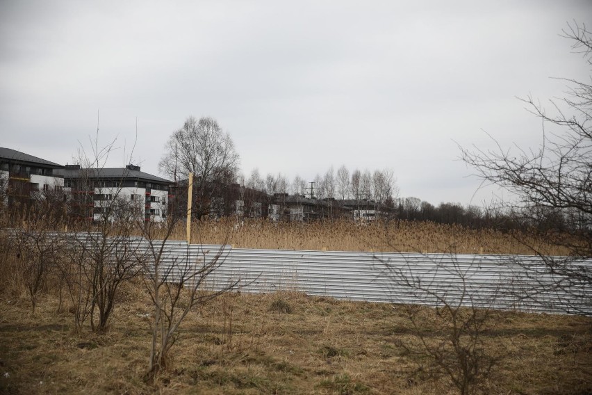 Ogrodzony teren na Klinach, którego losy się ważą -...