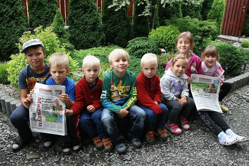 Zdjęcie numer 16. Marcysia i Justysia wraz z kuzynami w...