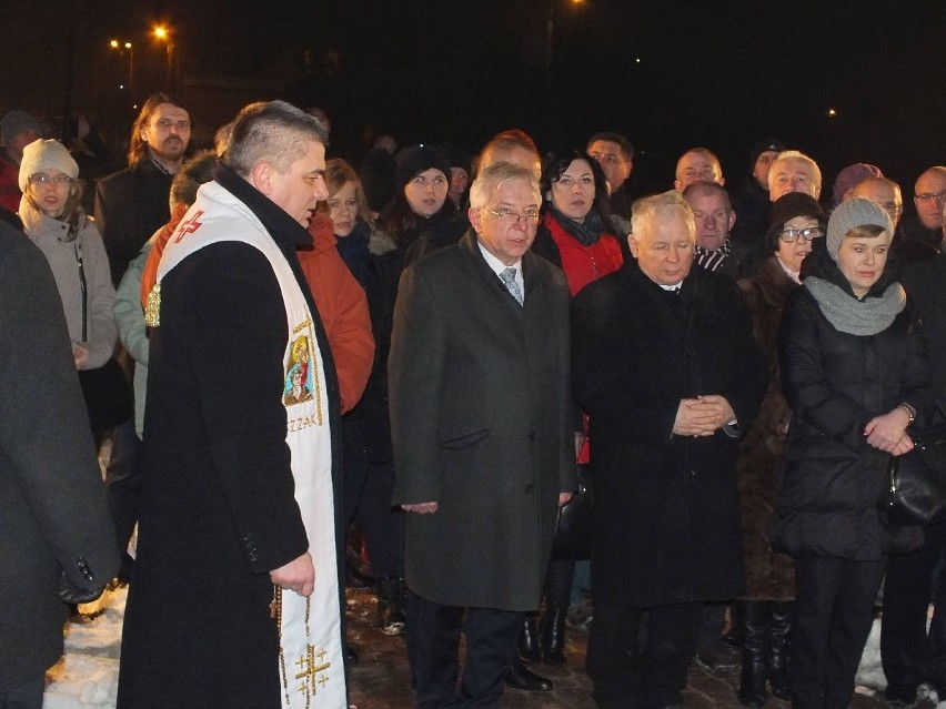 Jarosław Kaczyński na mszy w Starachowicach