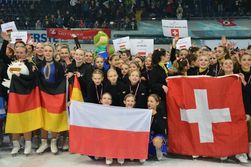 Sukces MKS Axel Toruń. Dziewczęta z grupy Le Soleil zatańczyły na medal dla Mozarta 