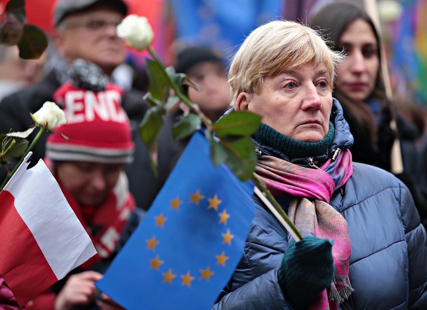 KOD znowu protestuje. Ulicami Krakowa przeszedł Marsz Antyfaszystowski [ZDJĘCIA] 