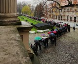 Muzeum w Kozłówce. Długa kolejka chętnych na darmowe zwiedzanie