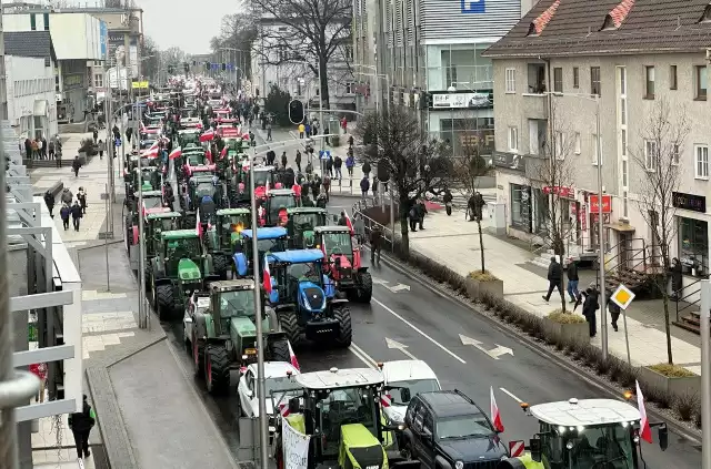 Protest rolników w Zielonej Górze, 9 lutego 2024 r. Zablokowane było nie tylko centrum miasta. Przyjechało blisko 250 ciągników