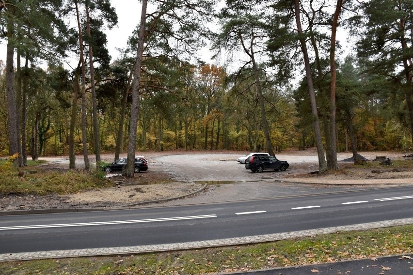 Przy Głębokim w Szczecinie otwarto nowy parking. Można korzystać ze 150 miejsc postojowych