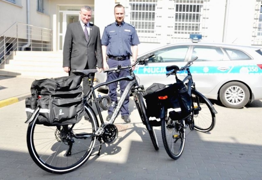 Bielsk Podlaski. Policjanci otrzymali nowe rowery (zdjęcia)