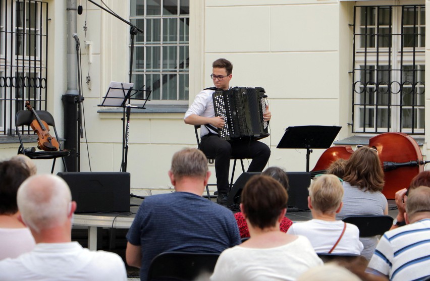 Drugi Grudziądzki Wieczór Muzyczny. Na dziedzińcu Ratusza w...