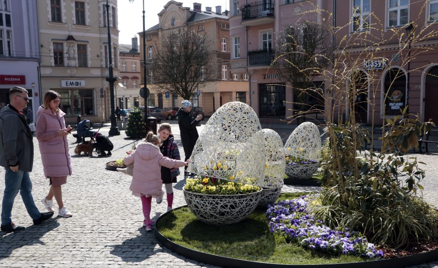 Nagła zmiana pogody na słoneczną i ciepłą wyciągnęła...