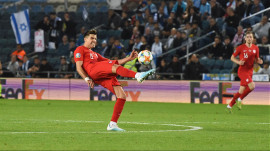 Linia obrony: Kędziora, Kamiński, Bednarek, Puchacz