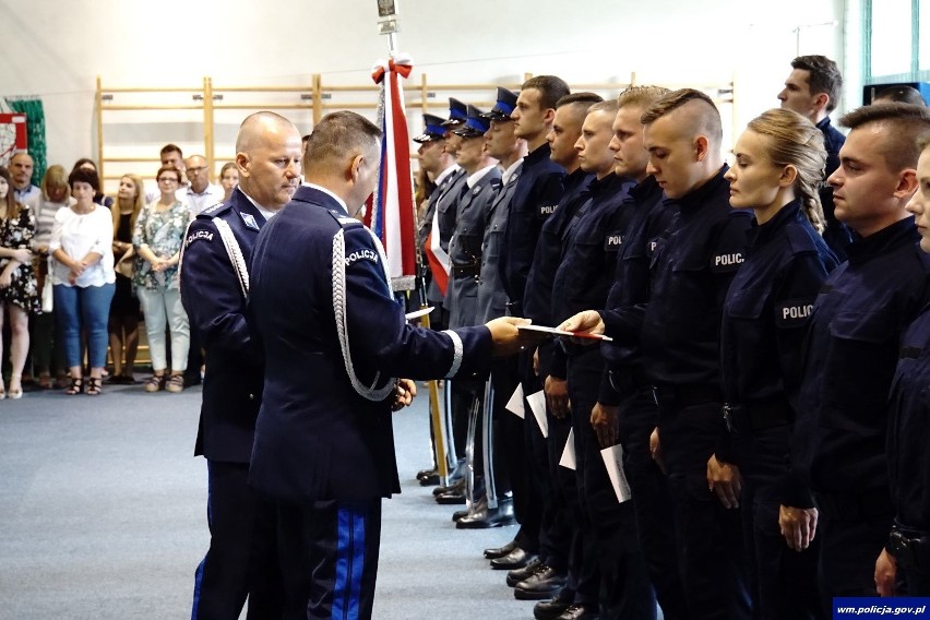 Nowi policjanci w garnizonie warmińsko-mazurskim [ZDJĘCIA]