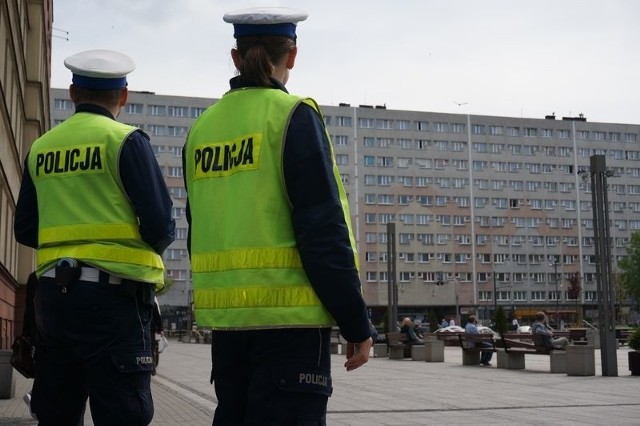 Ruda Śląska: 17-latek chciał skoczyć z wieżowca. Miał nadzieję, że zrobią o tym reportaż w TV