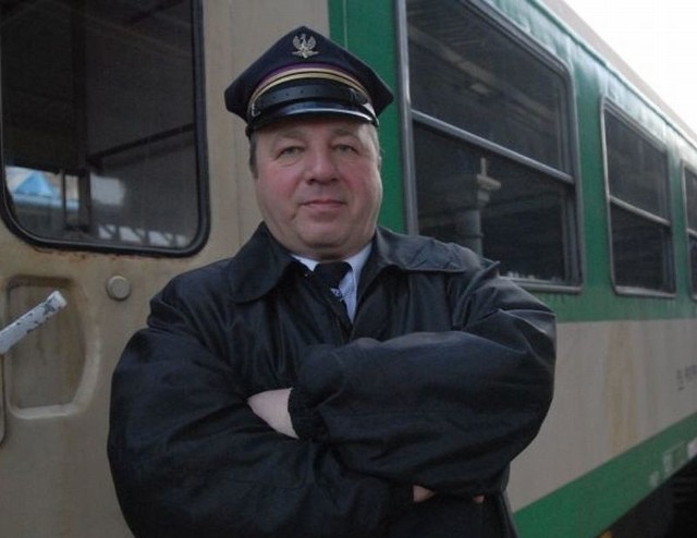 Zbigniew Spurgiasz, związkowiec z Rzepina pracujący na kolei, krytykuje przeniesienie przystanku autobusowego w inne miejsce.