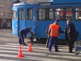 W centrum Gorzowa tramwaj wypadł z szyn (wideo)