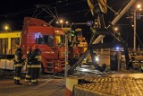 Zderzenie ciężarówki z tramwajem (zdjęcia)