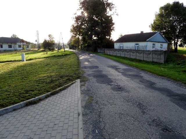 Dzięki dotacji uda się zmodernizować drogę Bujak – Dzierzkówek Stawy w gminie Skaryszew.