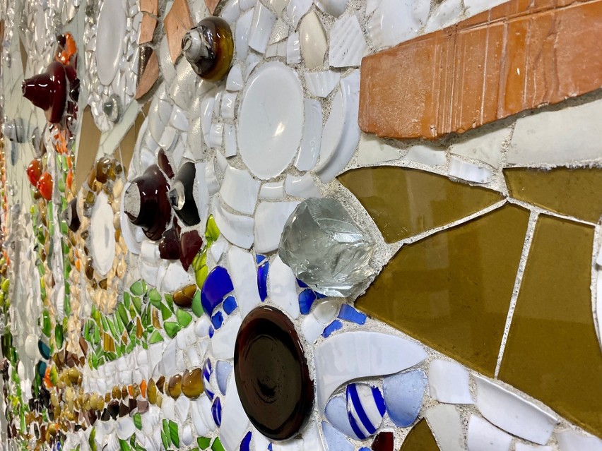 Niezwykłe słupskie mozaiki z porcelitu i szkła. Zobacz galerię