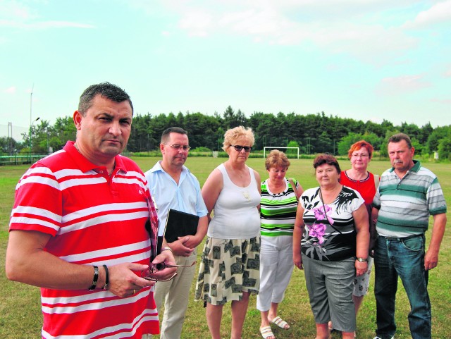 Sołtys Płazy Leszek Kowalski cieszy się z porozumienia