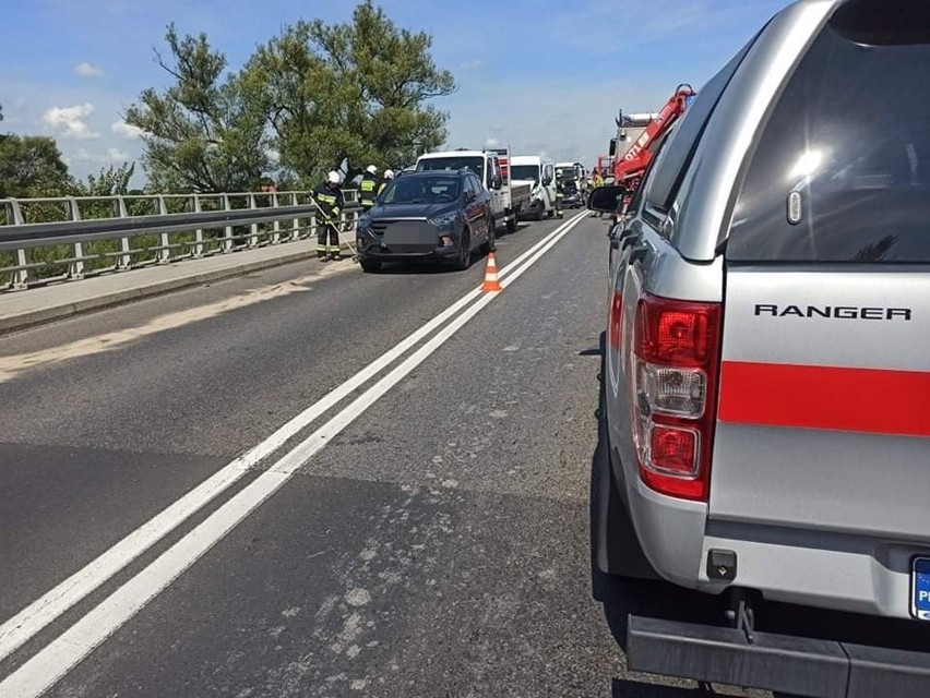 Wypadek w Biruniu na wiadukcie nad Wisłą zablokował przejazd...