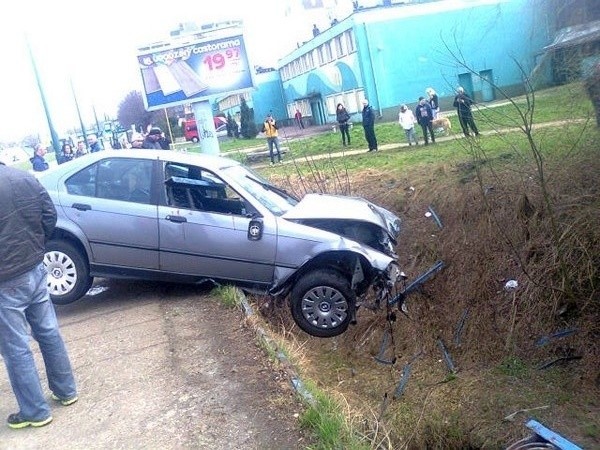 W tym wypadku w Sosnowcu kierowca miał wiele szczęścia....