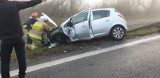 Wypadek trzech aut pod Lesznem. Jedna osoba ranna