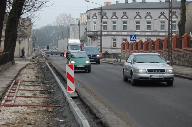 Nim będzie łatwiej przejechać przez centrum Kcyni trzeba się teraz pomęczyć. Piesi i kierowcy przyjmują to na razie ze zrozumieniem