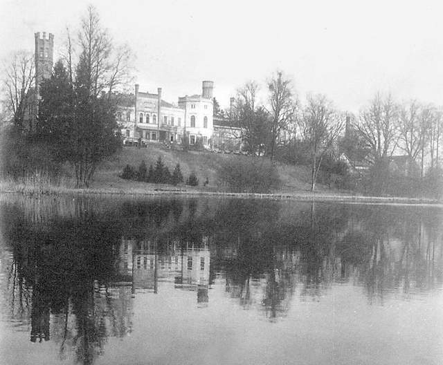 Pałac Gordonów w Laskowicach. Budynek spłonął w lutym 1945...