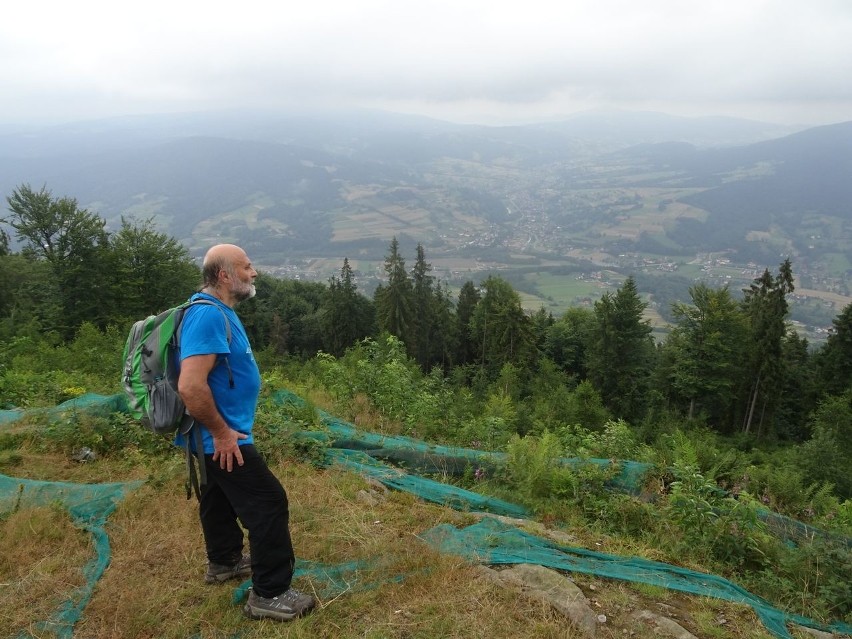 Odkryj Beskid Wyspowy. Kamienne „szczeble” poprowadzą nas na Szczebel