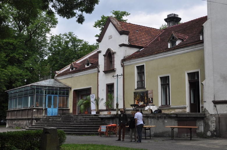 Prace w siemianowickim Zameczku trwają. Będzie nowa toaleta oraz zostanie wyremontowany dach