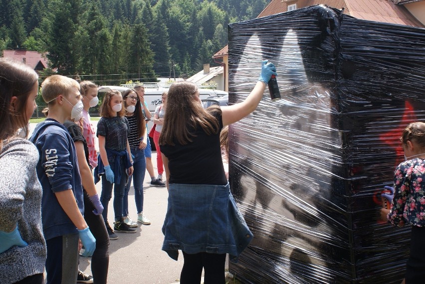 Piwniczna. Szkoły rywalizują na graffiti, a ocenia ich Mgr Mors
