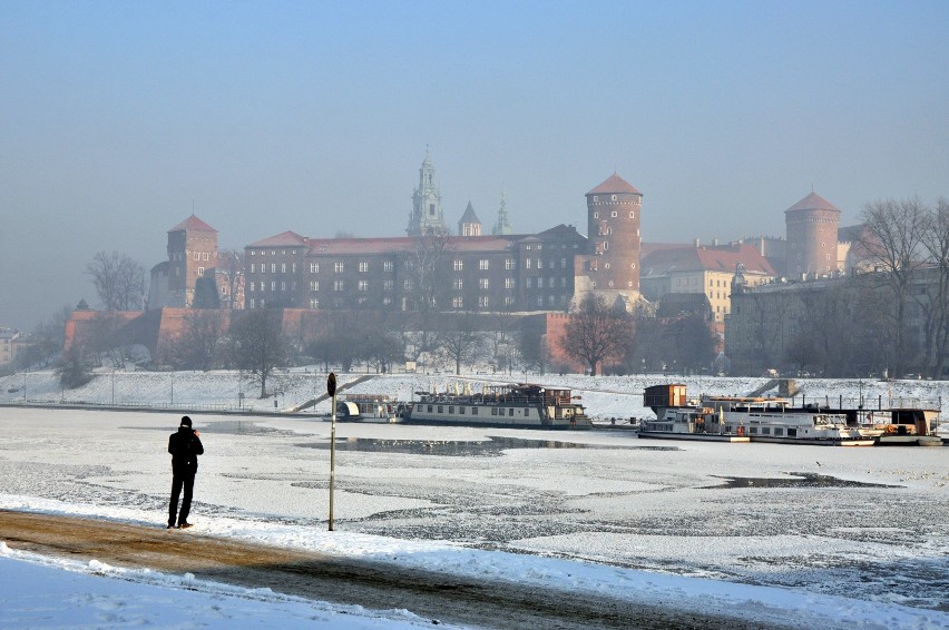 SMOG w Krakowie - dopuszczalne normy przekroczone wielokrotnie