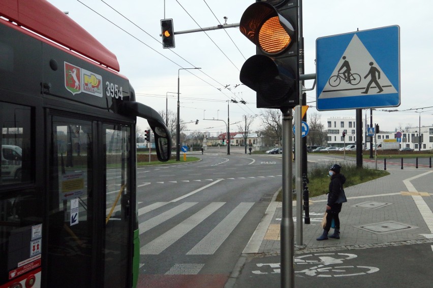 Rondo przy Gali bez zielonych strzałek. Samorządowcy ze Starego Miasta chcą ich przywrócenia. Co na to ratusz? 