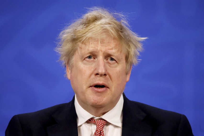 Boris Johnson obiecuje sankcje, które „zduszą” rosyjską gospodarkę. Apeluje też do Rosjan