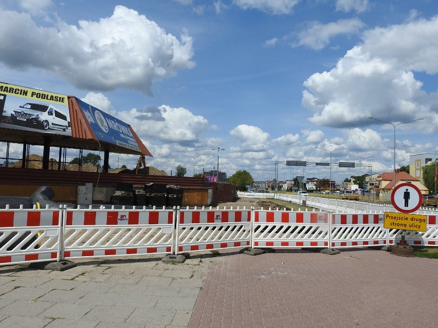 Łomża. Trwa budowa Centrum Przesiadkowo-Komunikacyjnego. Kierowców czekają utrudnienia