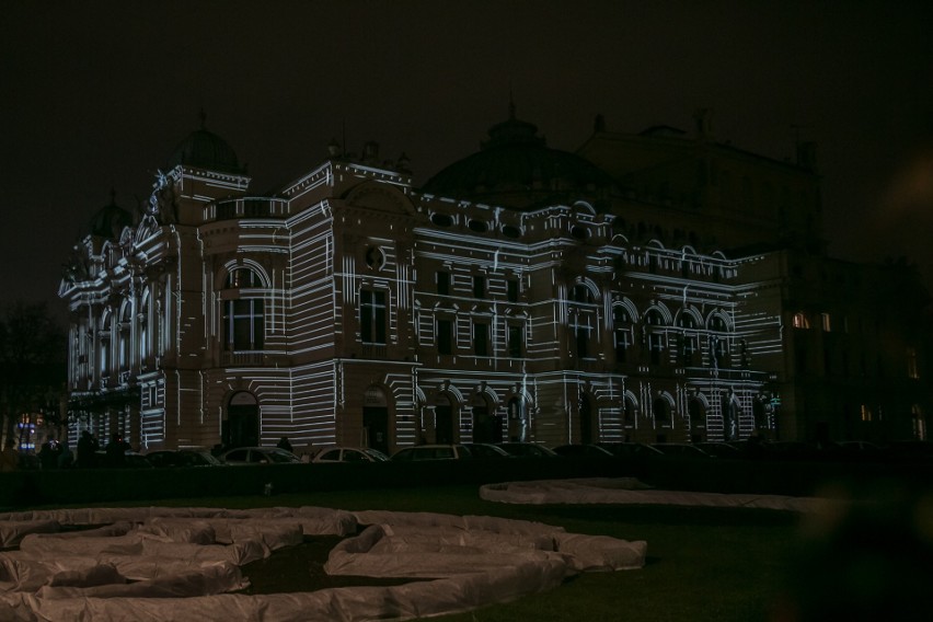 Niezwykły spektakl na fasadzie Teatru Słowackiego