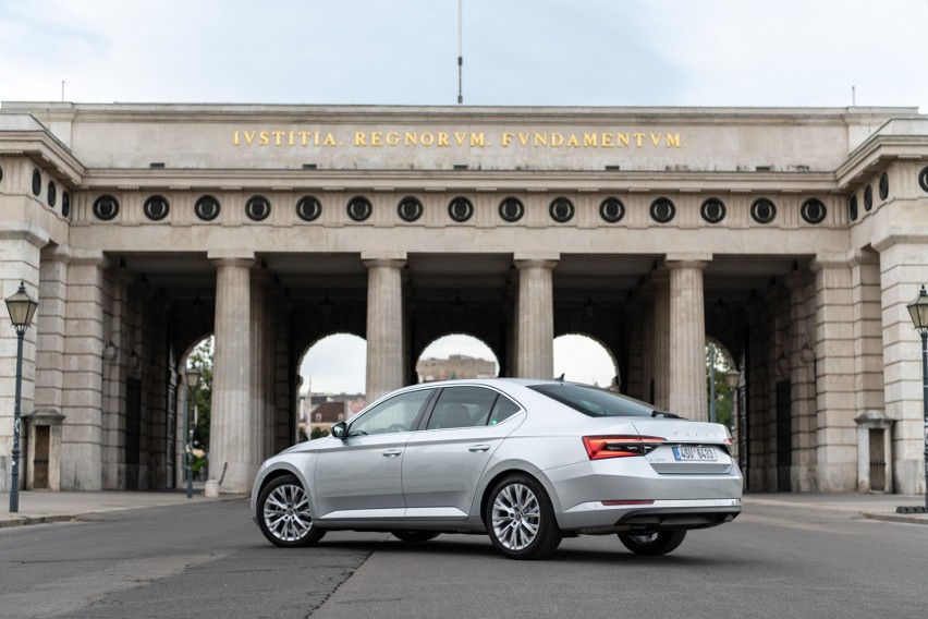 Skoda Superb 2019. Bezpieczniej i bardziej komfortowo