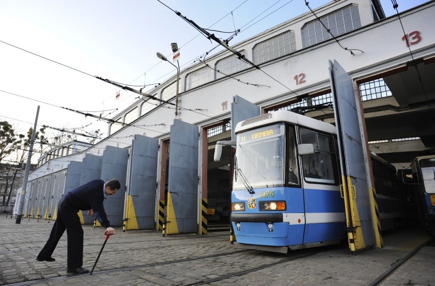 Pracownicy MPK murem za kierownikiem. Prezes: Nie był kompetentny!