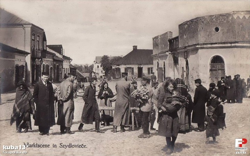 Rynek Wielki w Szydłowcu w latach 1910-16. Zobacz kolejne...