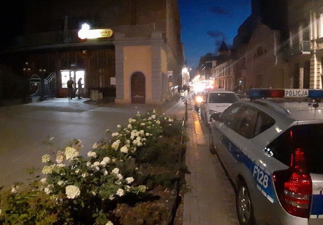 Dobrą pamięcią i refleksem wykazali się w środę przed godz. 21 pracownicy Biedronki przy ul Tuwima. W jednym z klientów rozpoznali złodzieja, który grasował u nich w sklepie dwa dni temu. Ujęli go. Czytaj więcej na następnej karcie