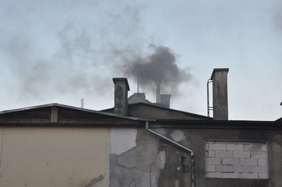 Jak nie wpuścisz strażnika do domu, aby skontrolował opał, grozi ci kara.