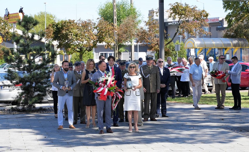 Mieszkańcy Kozienic uroczyście obchodzili Święto Wojska Polskiego i 103. rocznicę Bitwy Warszawskiej. Zobaczcie zdjęcia