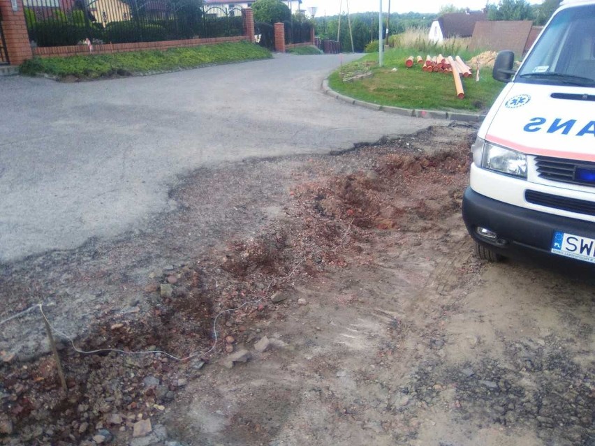 Mieszkańcy skarżą się na sposób prowadzenia prac na ulicy...