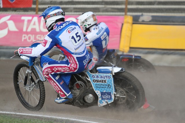 Kacper Gomólski (nr 15) w fazie zasadniczej sezonu w tarnowskim meczu z Unią Leszno zdobył 3 punkty