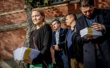 Posłanka Magdalena Błeńska mówi, że władze Gdańska łamią prawo i rozsyła listy do szkół oraz przedszkoli