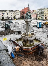 Urzędnicy zareagowali. Fontanna na Starym Rynku posprzątana!