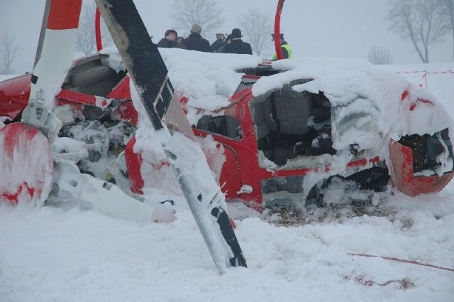 Helikopter rozbił się pod Olesnem.